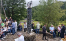 Čast istorije pored spomenika "Ranjena ptica"