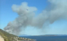 Požar na Hvaru pod kontrolom: Izgorjele kuće i 200 hektara rastinja i borovine (VIDEO)