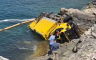 Drama na Jadranu: Kamion pao u more, kupači skakali u vodu (VIDEO)