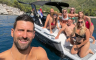 Novak Đoković zaustavio brod, uzeo telefon i oduševio fanove (VIDEO)