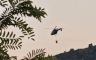 Požar kod Trebinja ne jenjava: Aktiviralo se minsko polje, u pomoć stigao i helikopeter (VIDEO)