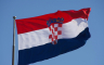 Uhapšena žena u Puli: Kamenjem gađala zastavu Hrvatske