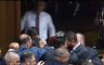 Haos u parlamentu Jermenije: Poslanici se tukli, letjele i flaše (VIDEO)