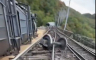 Voz iskliznuo sa šina kod Rijeke, vagoni završili u provaliji (VIDEO)