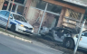 Zapaljena tri automobila u Novom Sadu, oštećena i zgrada
