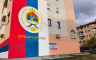 Uklonjen uvredljivi natpis sa murala srpske trobojke